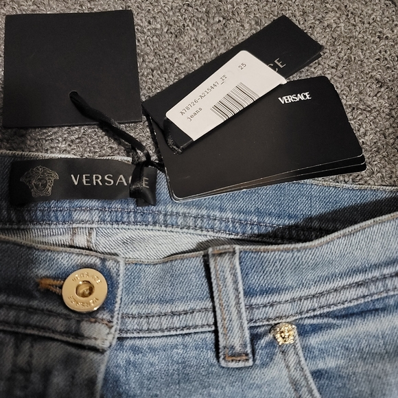 🌟Host Pick🌟VERSACE Floral Embroidered Jeans size 25 - Picture 12 of 14